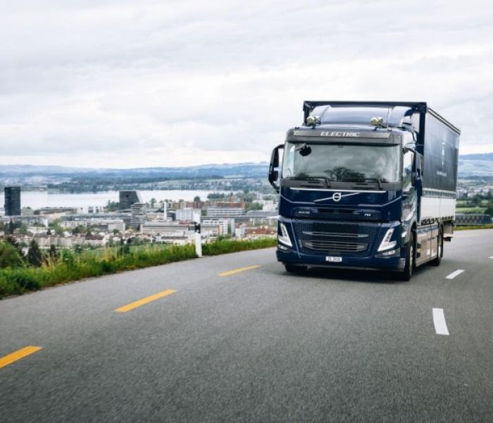 Volvo hat seit 2019 mehr als 3.500 Elektro-Lkw an Kunden in 45 (Foto: Volvo Group Trucks Central Europe GmbH)